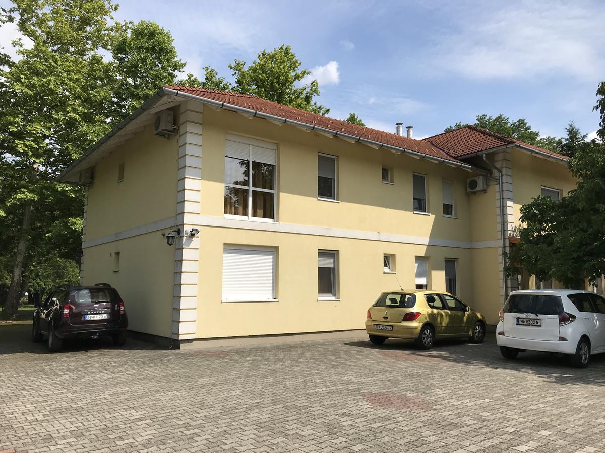 Silvanus Panzio Lenti Buitenkant foto