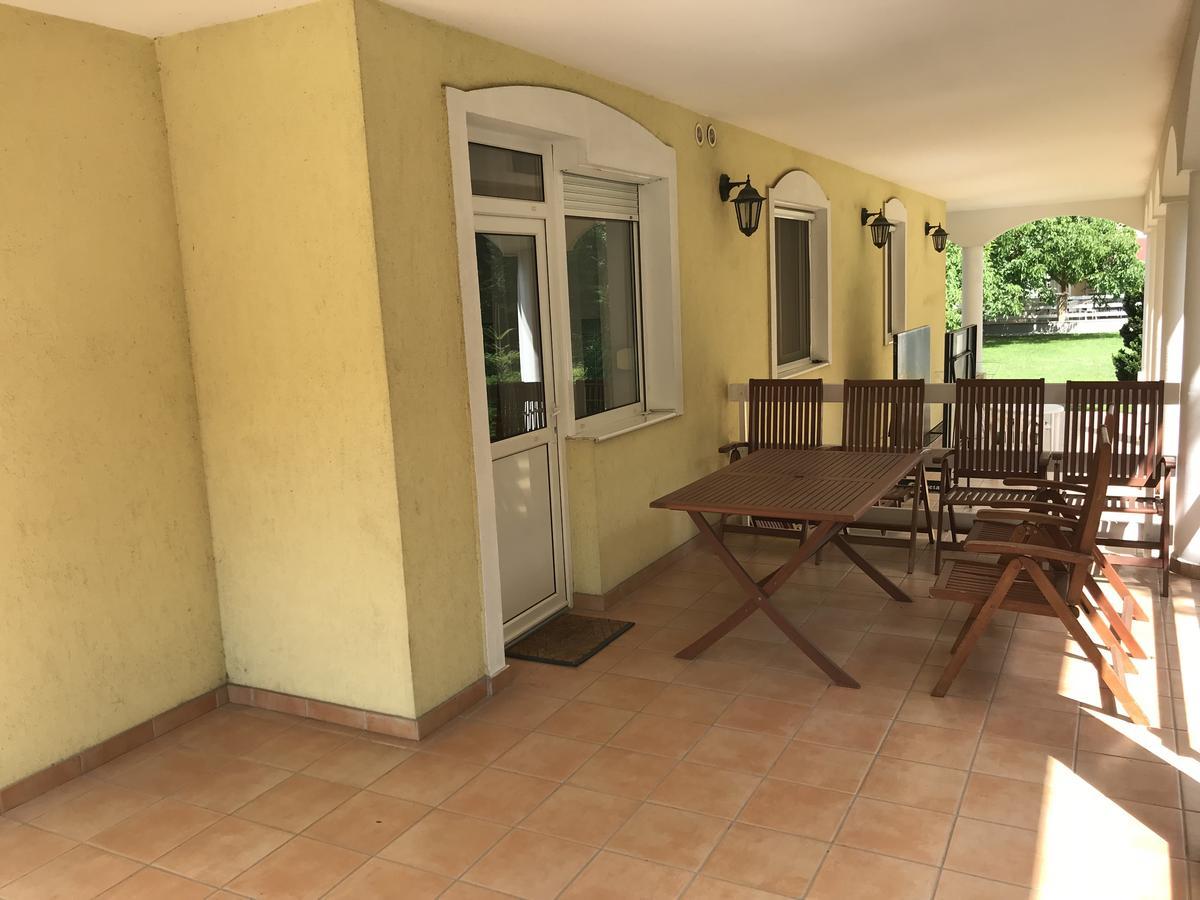Silvanus Panzio Lenti Buitenkant foto